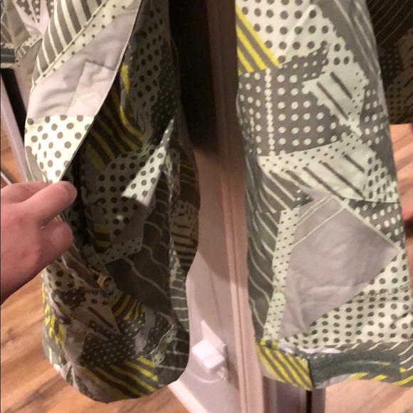 Snow Jacket - Picture 6 of 7